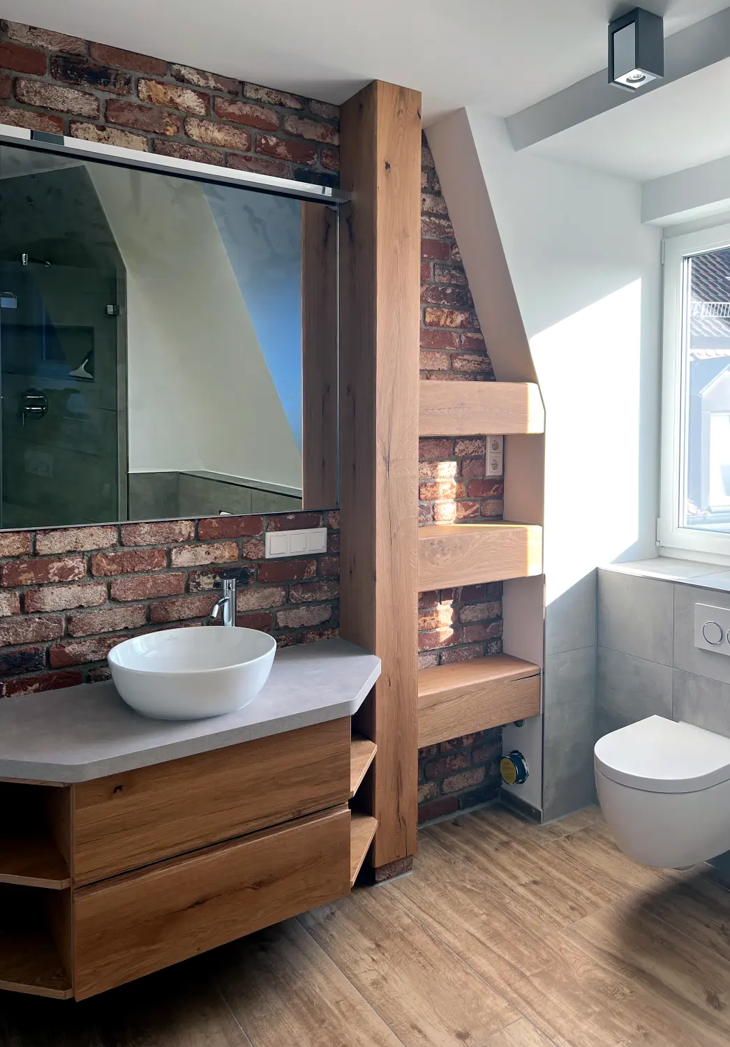 Kernsanierung einer Wohnung und Anbindung an die bestehende Maisonette von Sandra Johnson Architektin & Innenarchitektin
