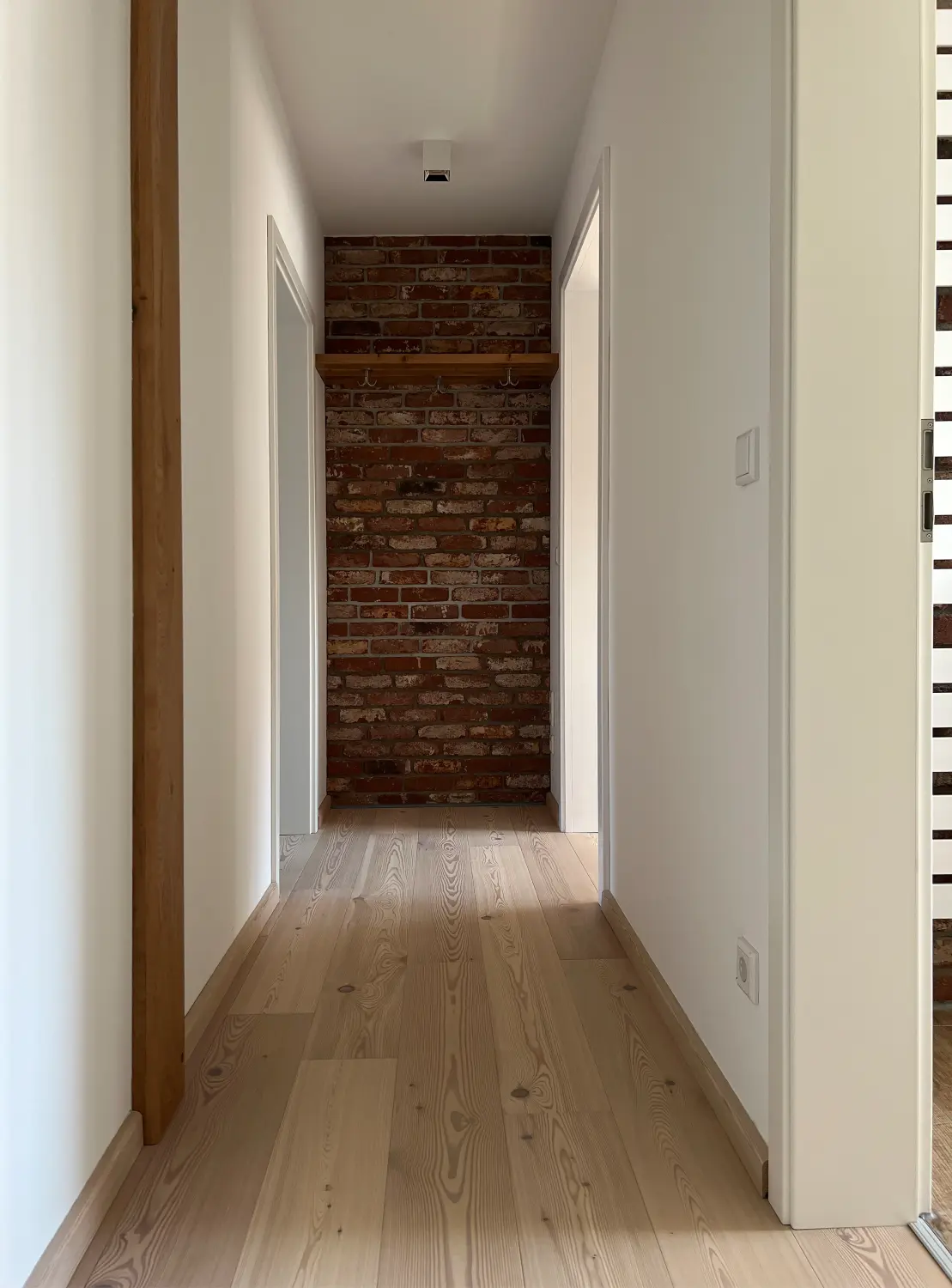 Kernsanierung einer Wohnung und Anbindung an die bestehende Maisonette von Sandra Johnson Architektin & Innenarchitektin