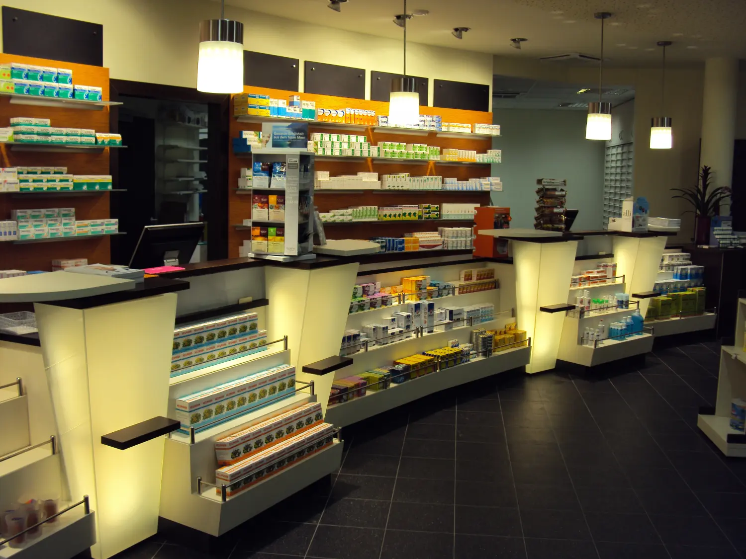 Kernsanierung einer Wohnung und Anbindung an die bestehende Maisonette von Sandra Johnson Architektin & Innenarchitektin