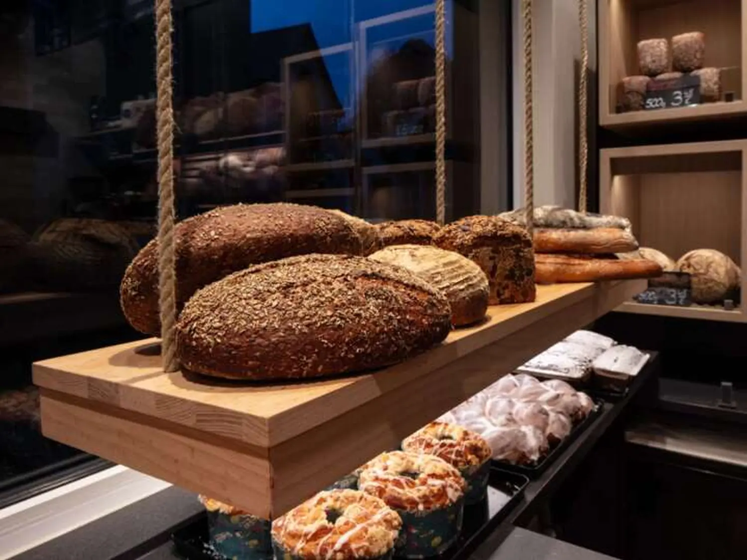 Stadtvilla im Stil der Neoklassizistischen Moderne von Sandra Johnson Architektin & Innenarchitektin