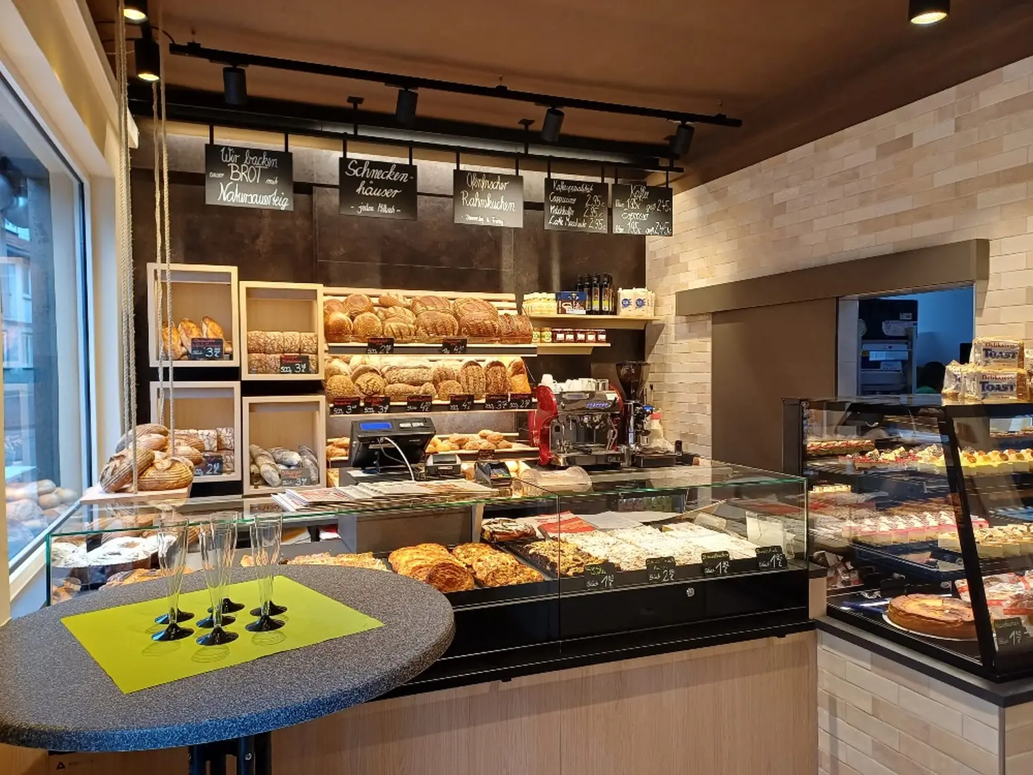 Stadtvilla im Stil der Neoklassizistischen Moderne von Sandra Johnson Architektin & Innenarchitektin