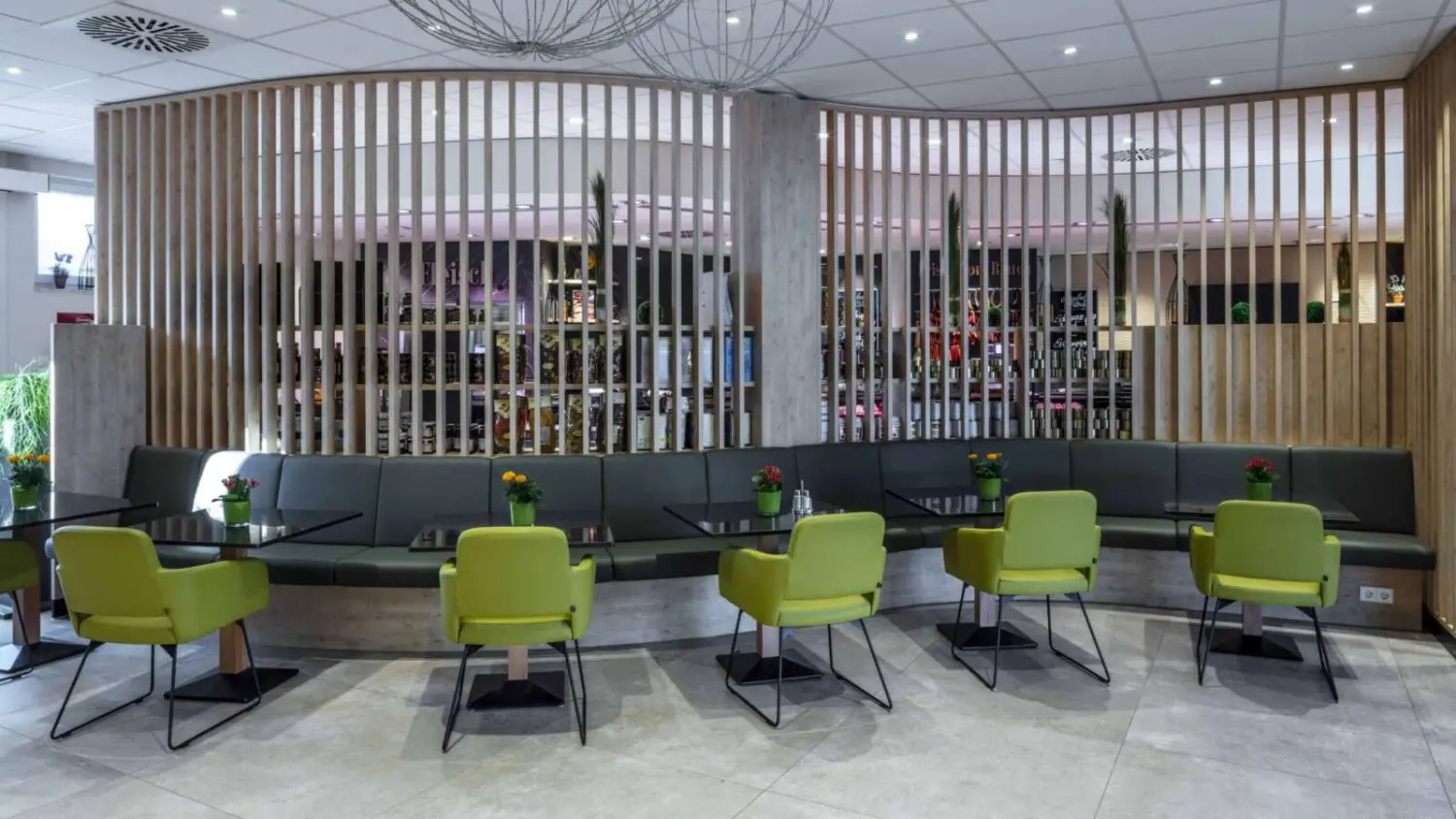 Stadtvilla im Stil der Neoklassizistischen Moderne von Sandra Johnson Architektin & Innenarchitektin