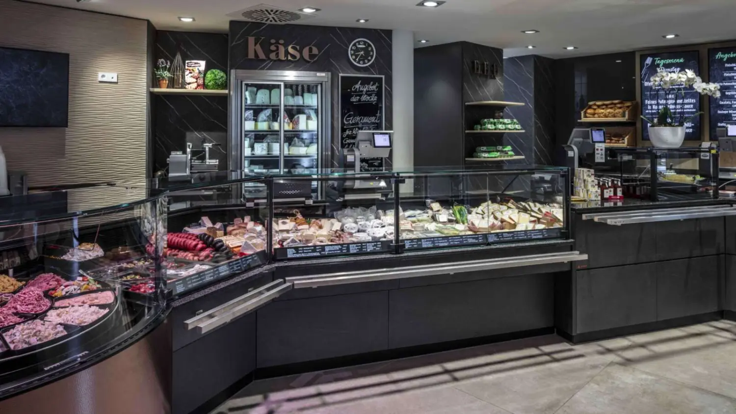 Stadtvilla im Stil der Neoklassizistischen Moderne von Sandra Johnson Architektin & Innenarchitektin