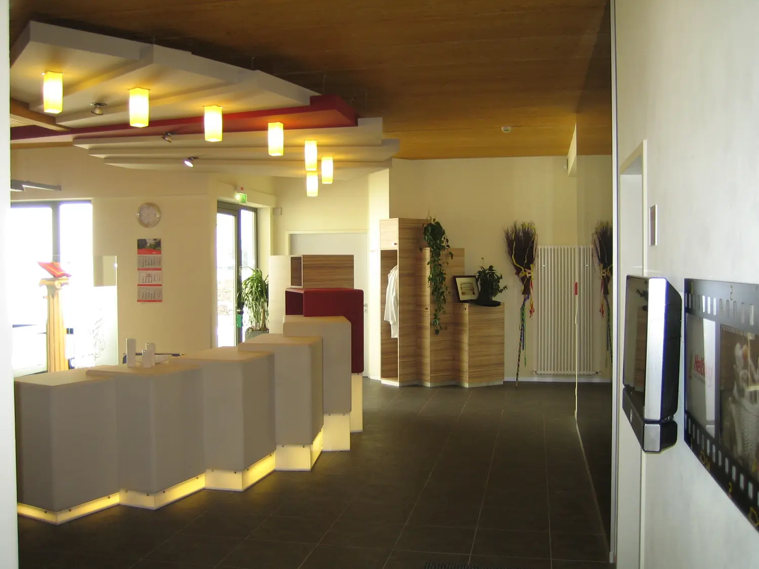 Kernsanierung einer Wohnung und Anbindung an die bestehende Maisonette von Sandra Johnson Architektin & Innenarchitektin