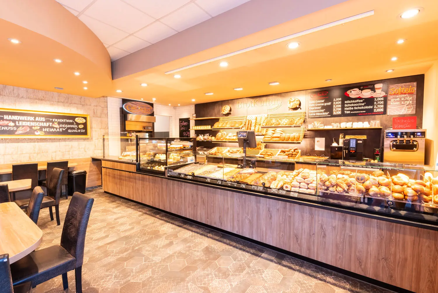 Stadtvilla im Stil der Neoklassizistischen Moderne von Sandra Johnson Architektin & Innenarchitektin