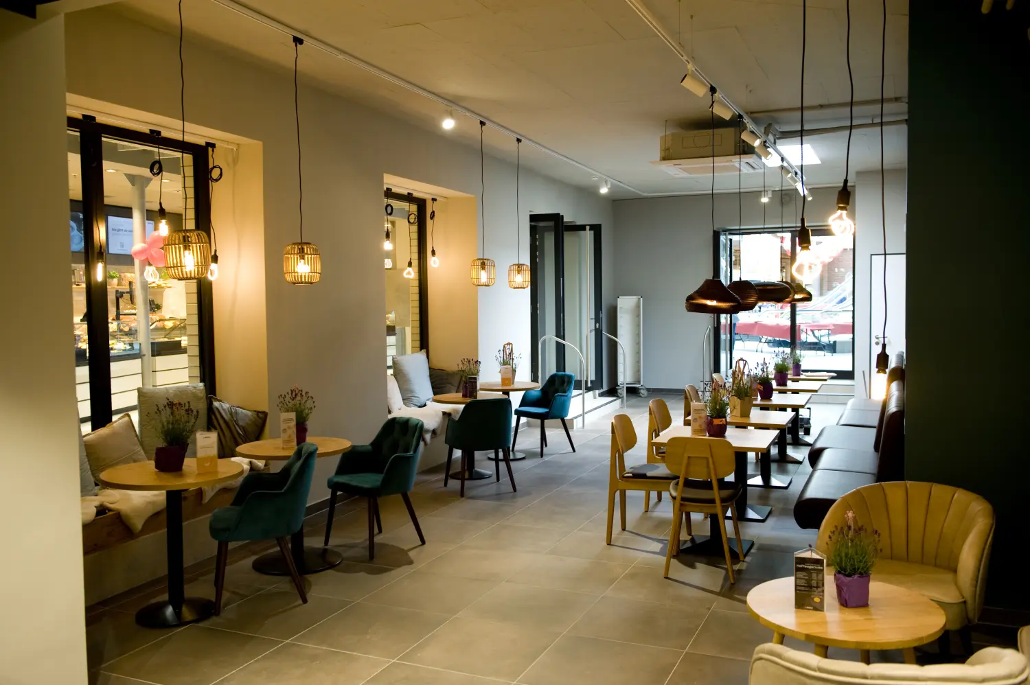 Stadtvilla im Stil der Neoklassizistischen Moderne von Sandra Johnson Architektin & Innenarchitektin