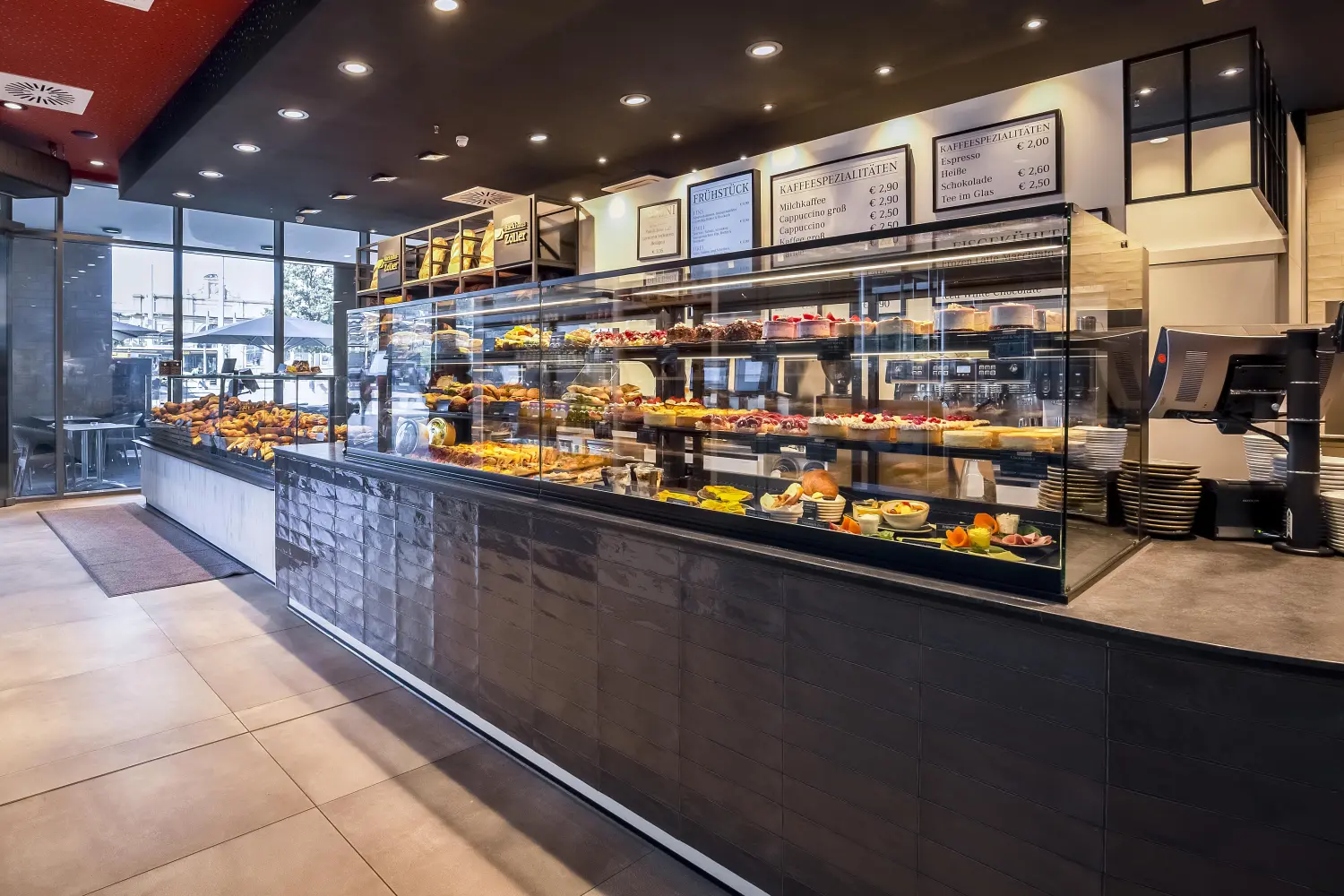 Stadtvilla im Stil der Neoklassizistischen Moderne von Sandra Johnson Architektin & Innenarchitektin