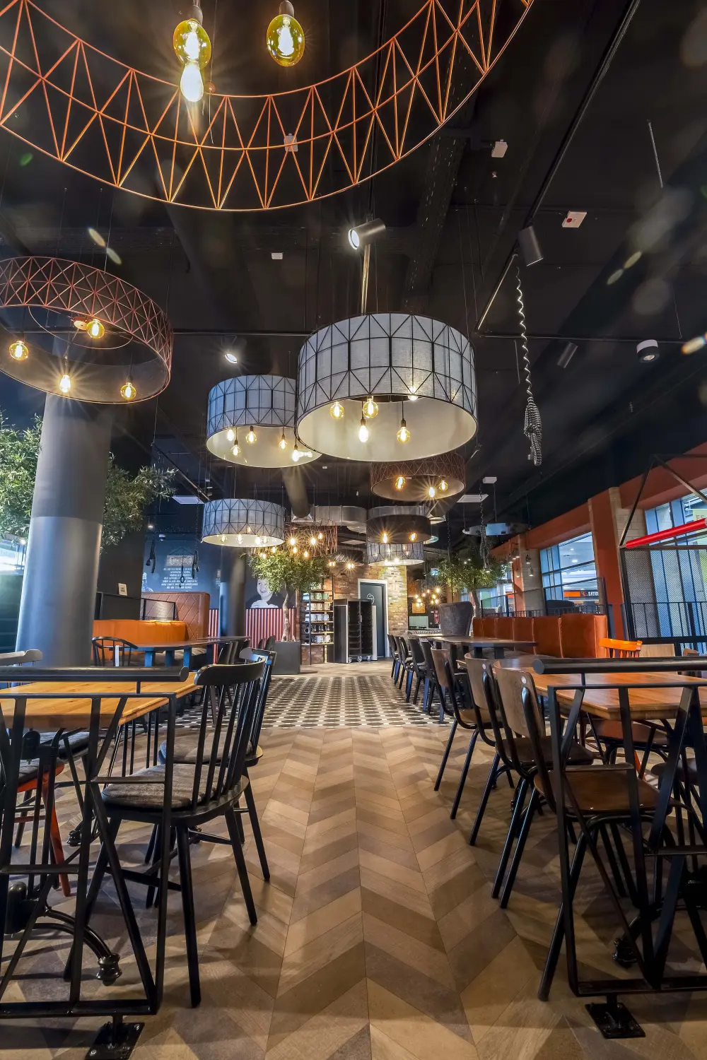 Stadtvilla im Stil der Neoklassizistischen Moderne von Sandra Johnson Architektin & Innenarchitektin