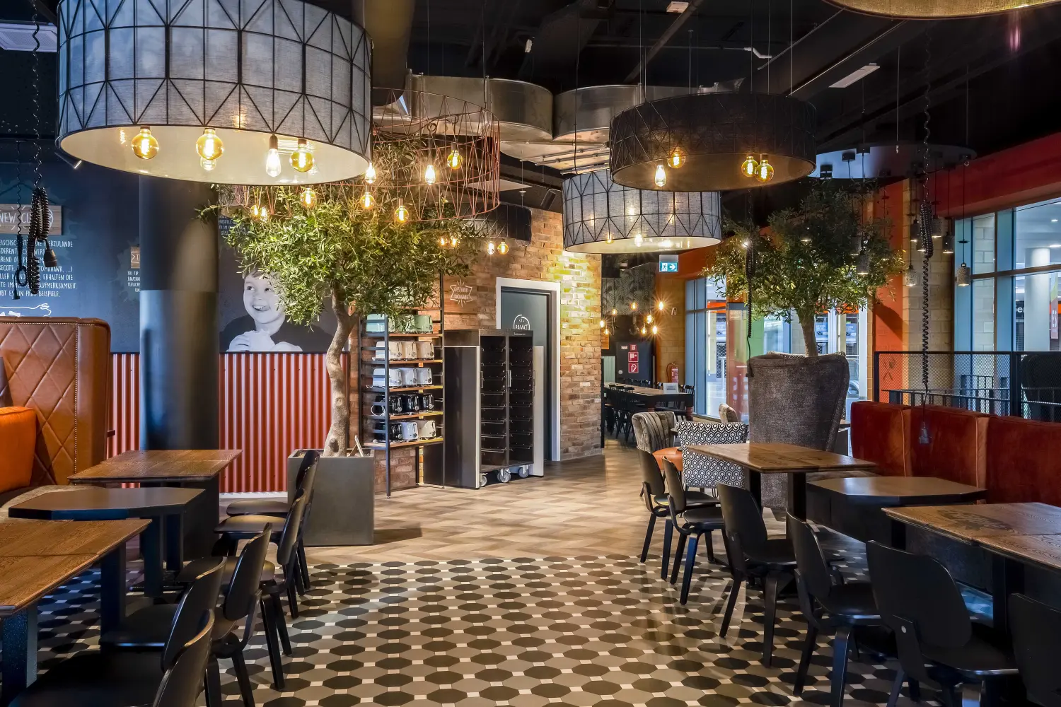 Stadtvilla im Stil der Neoklassizistischen Moderne von Sandra Johnson Architektin & Innenarchitektin