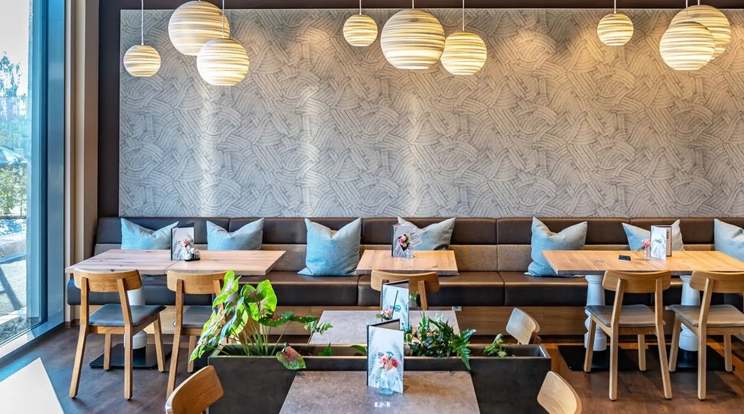 Stadtvilla im Stil der Neoklassizistischen Moderne von Sandra Johnson Architektin & Innenarchitektin