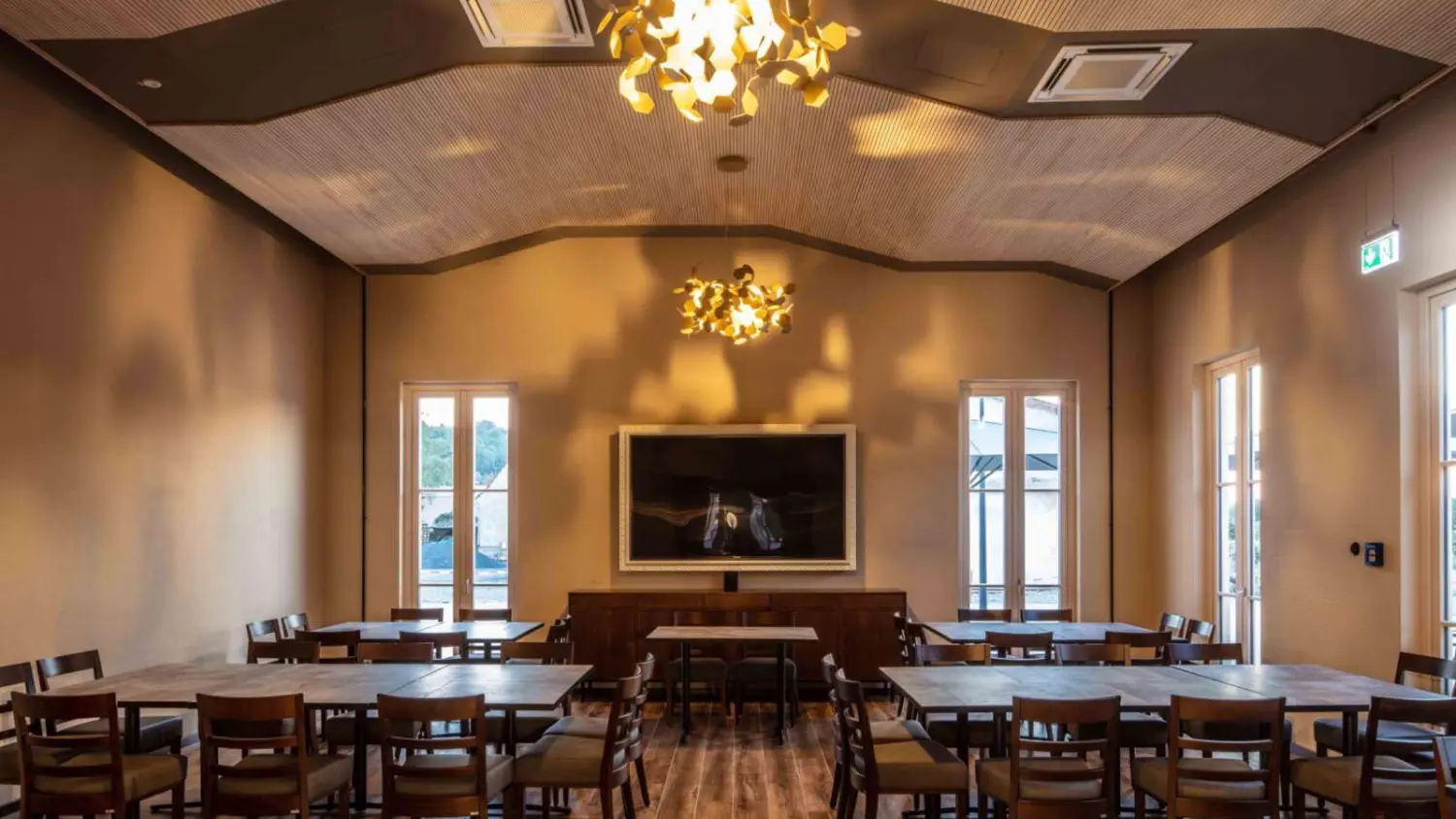 Stadtvilla im Stil der Neoklassizistischen Moderne von Sandra Johnson Architektin & Innenarchitektin