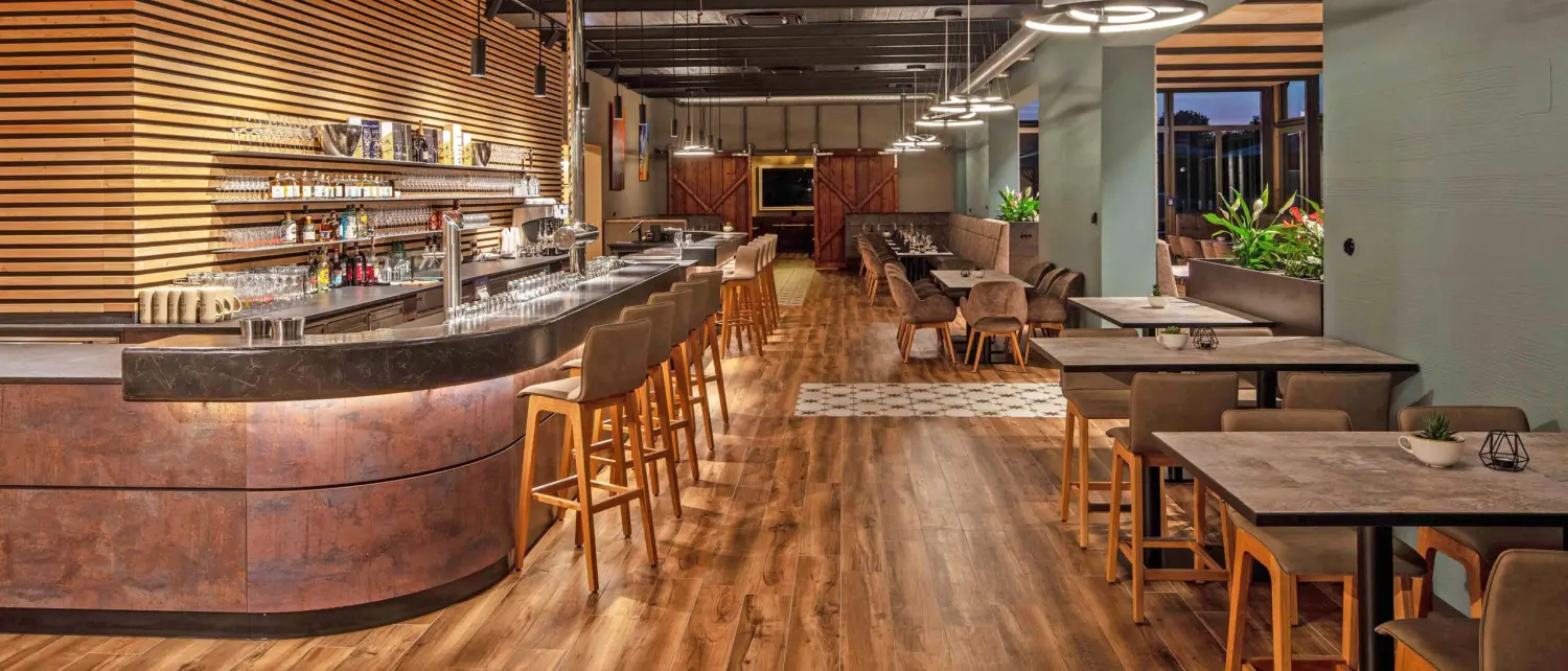 Stadtvilla im Stil der Neoklassizistischen Moderne von Sandra Johnson Architektin & Innenarchitektin