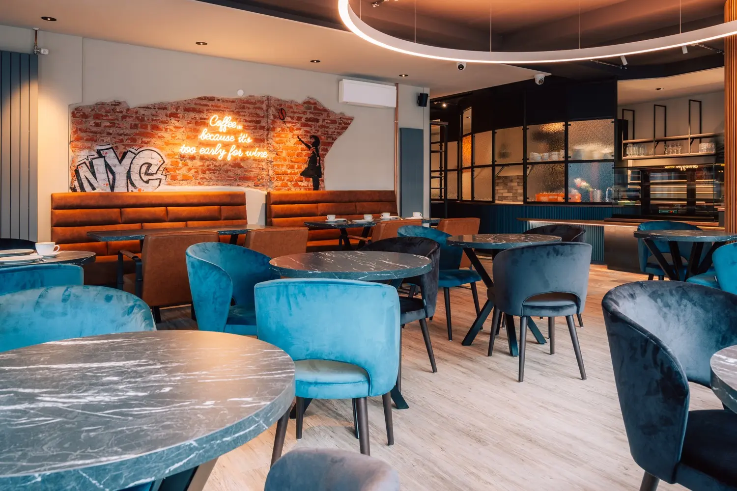 Stadtvilla im Stil der Neoklassizistischen Moderne von Sandra Johnson Architektin & Innenarchitektin