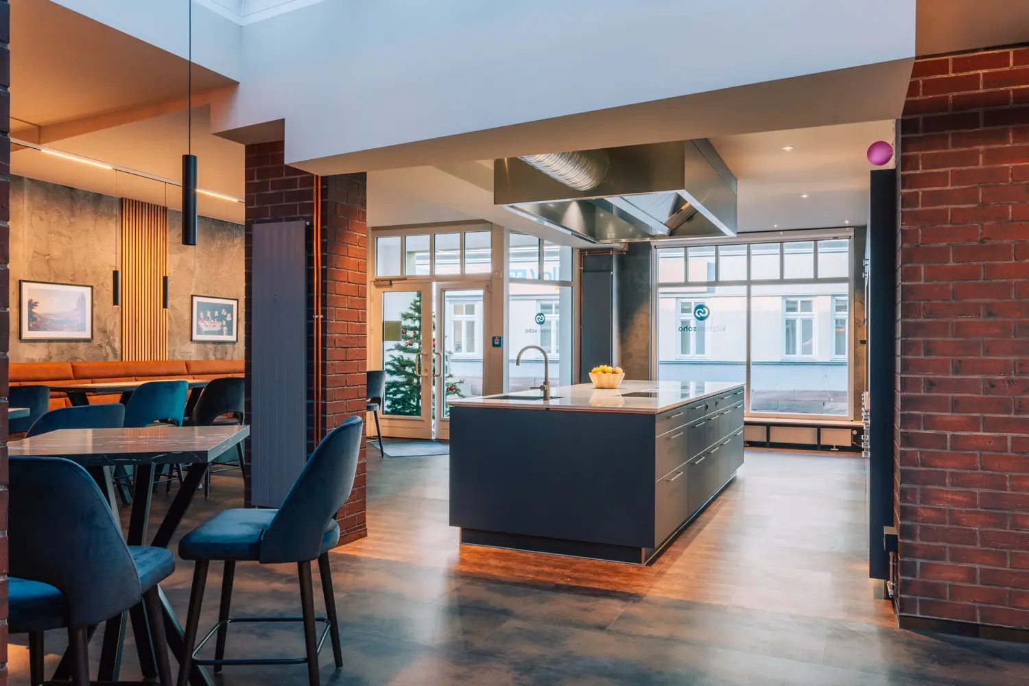 Stadtvilla im Stil der Neoklassizistischen Moderne von Sandra Johnson Architektin & Innenarchitektin